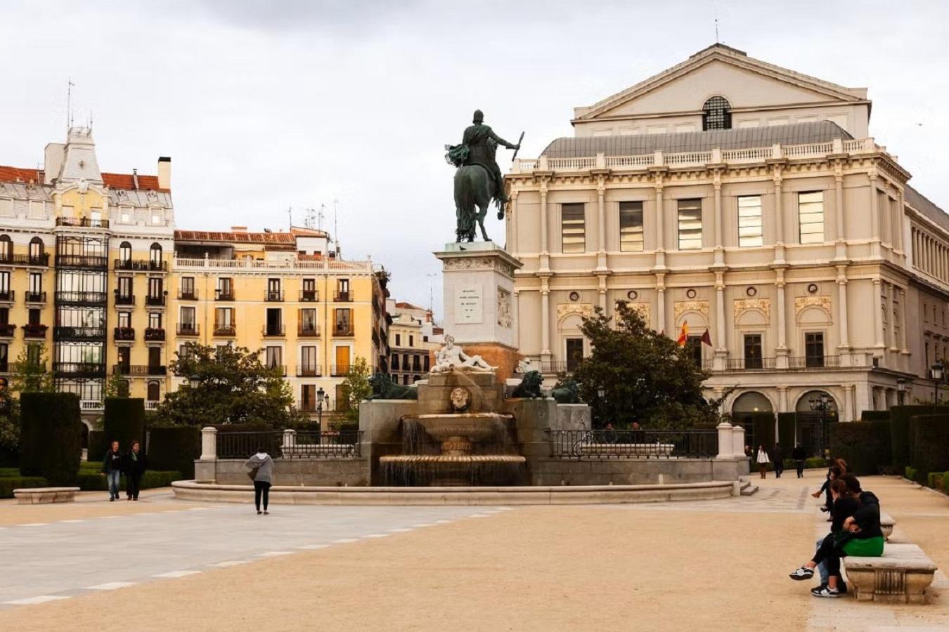 Apartamento Unico En Gran Via Lejlighed Madrid Eksteriør billede